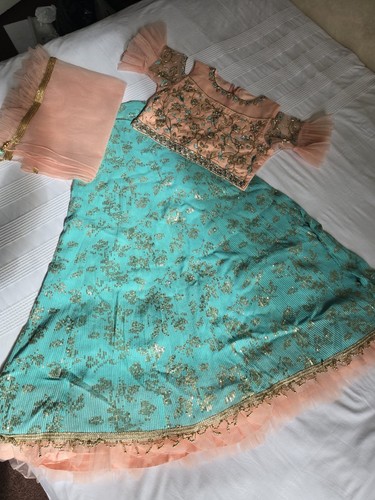 Turquoise peach crop - turquoise,