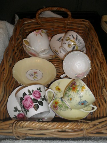 Vintage mixmatched china cups - mixmatched,