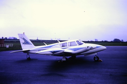 Twin comanche aircraft - twin,
