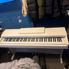 Yamaha Arius YDP-144 Digital