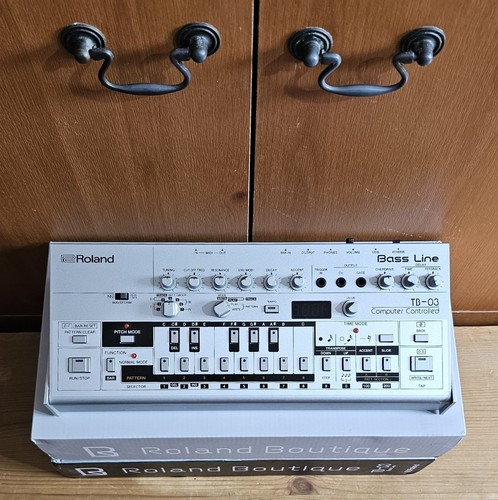 Roland boutique bassline - roland, tb-03