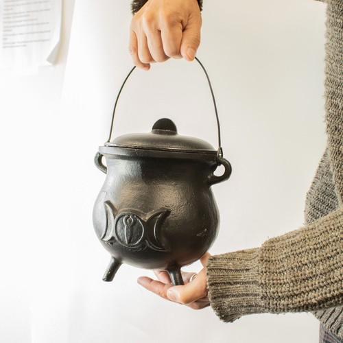 Extra huge cast iron - huge, cauldron