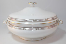Wedgwood Colchester 8 1/2"