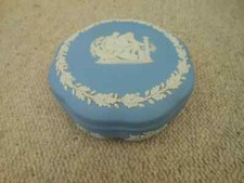 Wedgwood large light blue jasper ware lidded pot - 4.75 inches in diameter