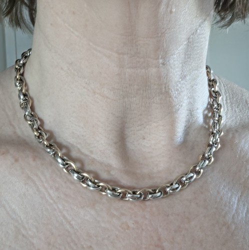 Beautiful 9ct gold silver - beautiful,