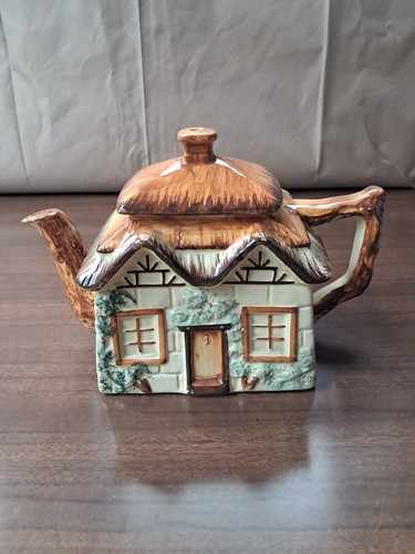 Keele street pottery teapot - keele,