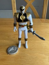 Power Ranger 1995 Bandai Flip Head  White Ranger with Chest Shield Sword & Coin