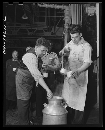 Photo midwest plant - plant, workmen