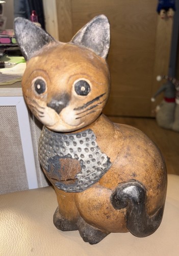 Vintage hand carved wooden cat - wooden,