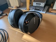 Sony MDR-Z7 High Resolution Over Ear Stereo Audiophile Headphones Mint Condition