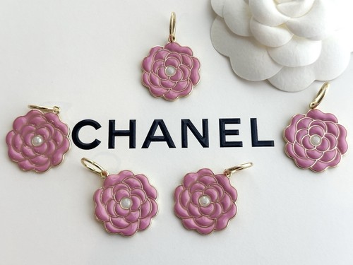Chanel camellia charms set of - ,