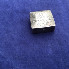 Very pretty fully hallmarked solid silver Decorated Pill Box