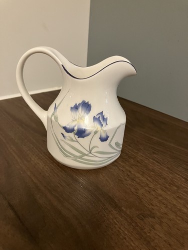 Beautiful elegant vintage - &,