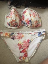Ladies Bikini Top Size 36 E/f Bottoms Size 14 
