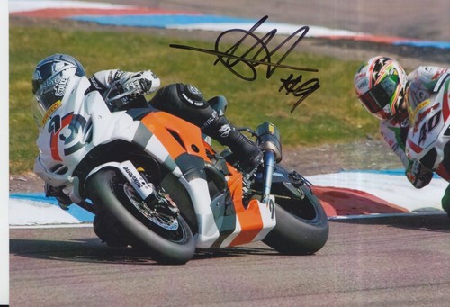 Chris walker hand signed 7x5 - walker,