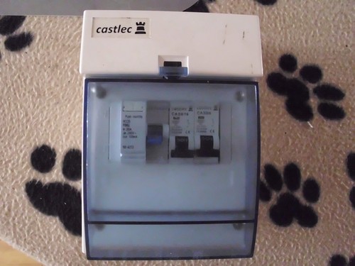 Castlec garage unit with 25a - unit,