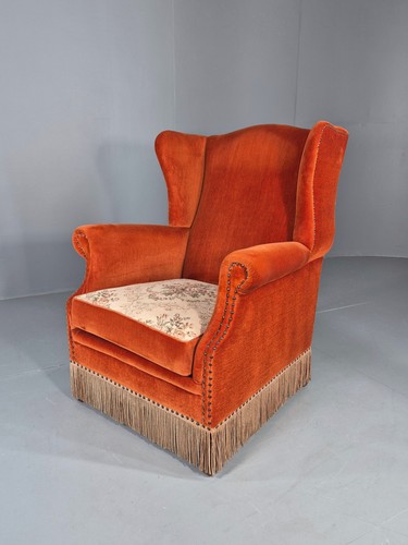 Vintage wing back lounge - back,