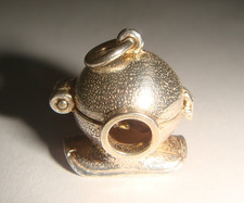 RARE VINTAGE STERLING SILVER OPENING DEEP SEA DIVING HELMET & CRAB CHARM