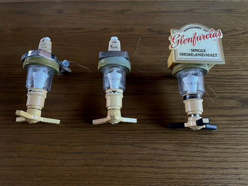 Vintage whisky pourers - 3,