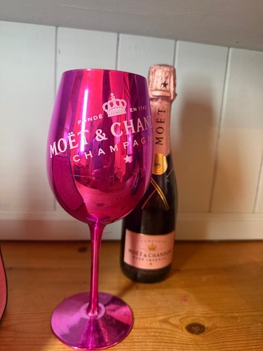 Moët chandon pink - &,