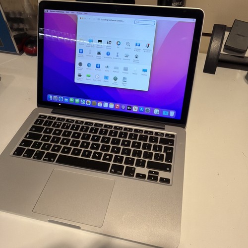 Used apple macbook pro - used,