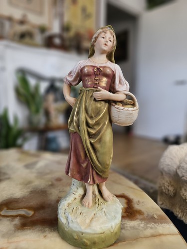 This antique item royal - item, a