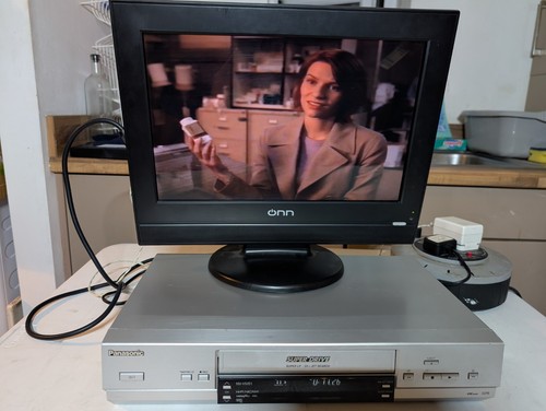 Panasonic hv61eb vhs vcr - panasonic, nv-hv61eb