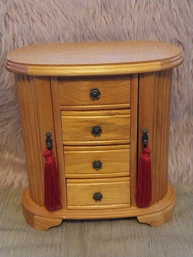 Vintage wooden jewellery - wooden,