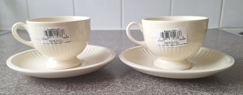 Pair wedgwood edme low tea - of,
