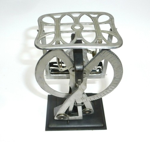 Art deco letter - letter, scale