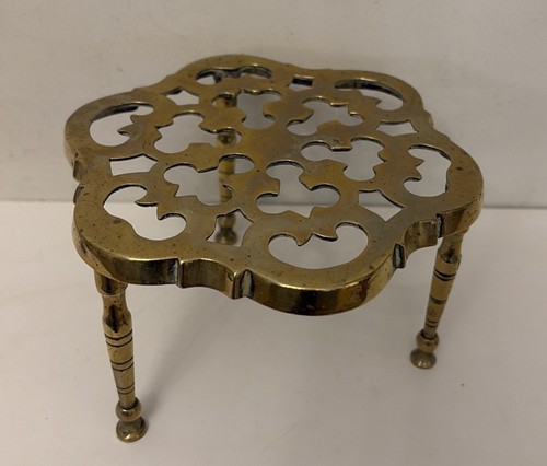 Vintage solid brass trivet pan - brass,