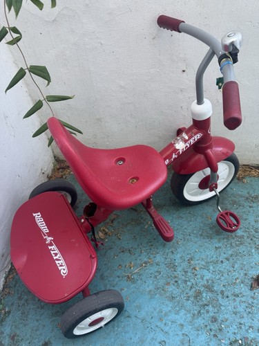 Radio flyer tricycle - radio,