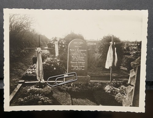 Photo gravestone oeversee - photo,