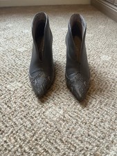 Ladies Grey Pixie Boots Size 4