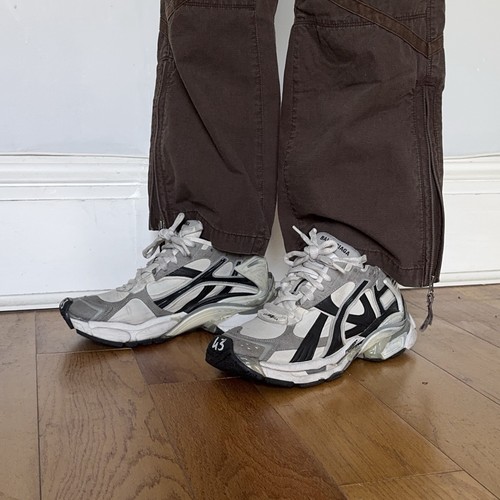 Balenciaga runner trainers - balenciaga,