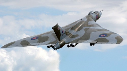 Avro vulcan military bomber - avro,