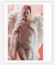 Art model bradley - art,