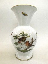 HEREND PORCELAIN VASE IN THE ROTHSCHILD PATTERN ITEM NO 7023/RO REF 141/3