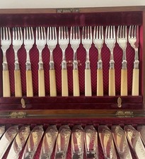 Hallmarked Sterling Silver Fish Cutlery In Original Box With Key