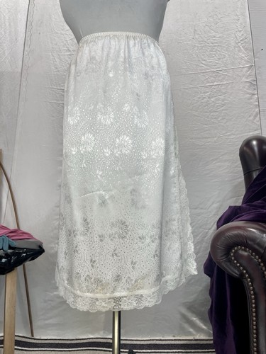 Vintage stmichaels shiny satin - stmichaels,
