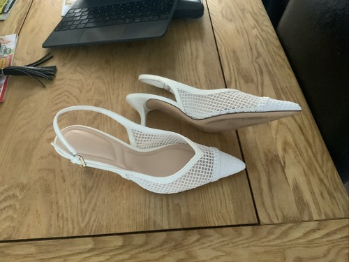 Women low heel cream shoes - women's,
