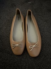 Ladies Bata Shoes Size 7