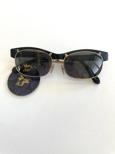 Karen walker the outsider - karen,