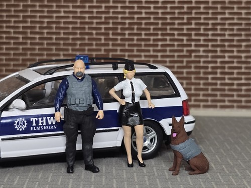 Figures joblot of police - 1:43, figures: