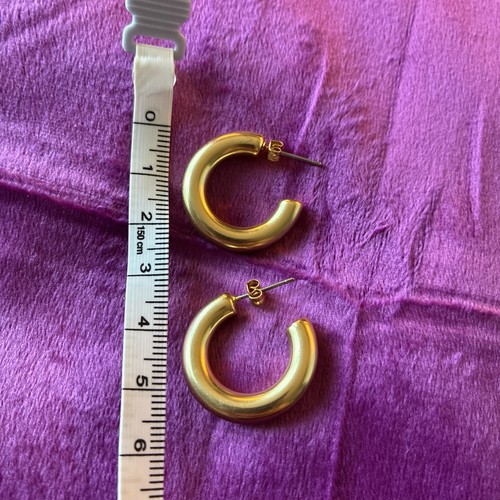 Gold plate weighty hoop - gold,