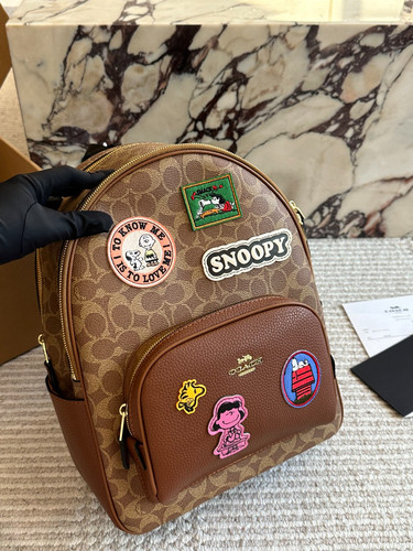 Nwt coach peanuts - , x