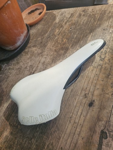 Selle italia saddle 210g - italia,