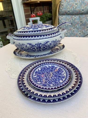 Cauldon pluton blue white soup - blue,