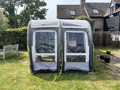 Motorhome awning inflatable
