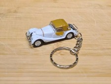 1/72 DIECAST MODEL CAR MORGAN PLUS 8 KEYCHAIN KEYRING 
